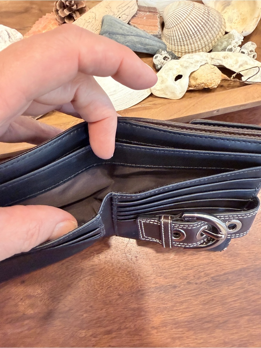 Vintage Coach Hamptons Soho Buckle Compact Wallet, mint condition! - Picture 6 of 8